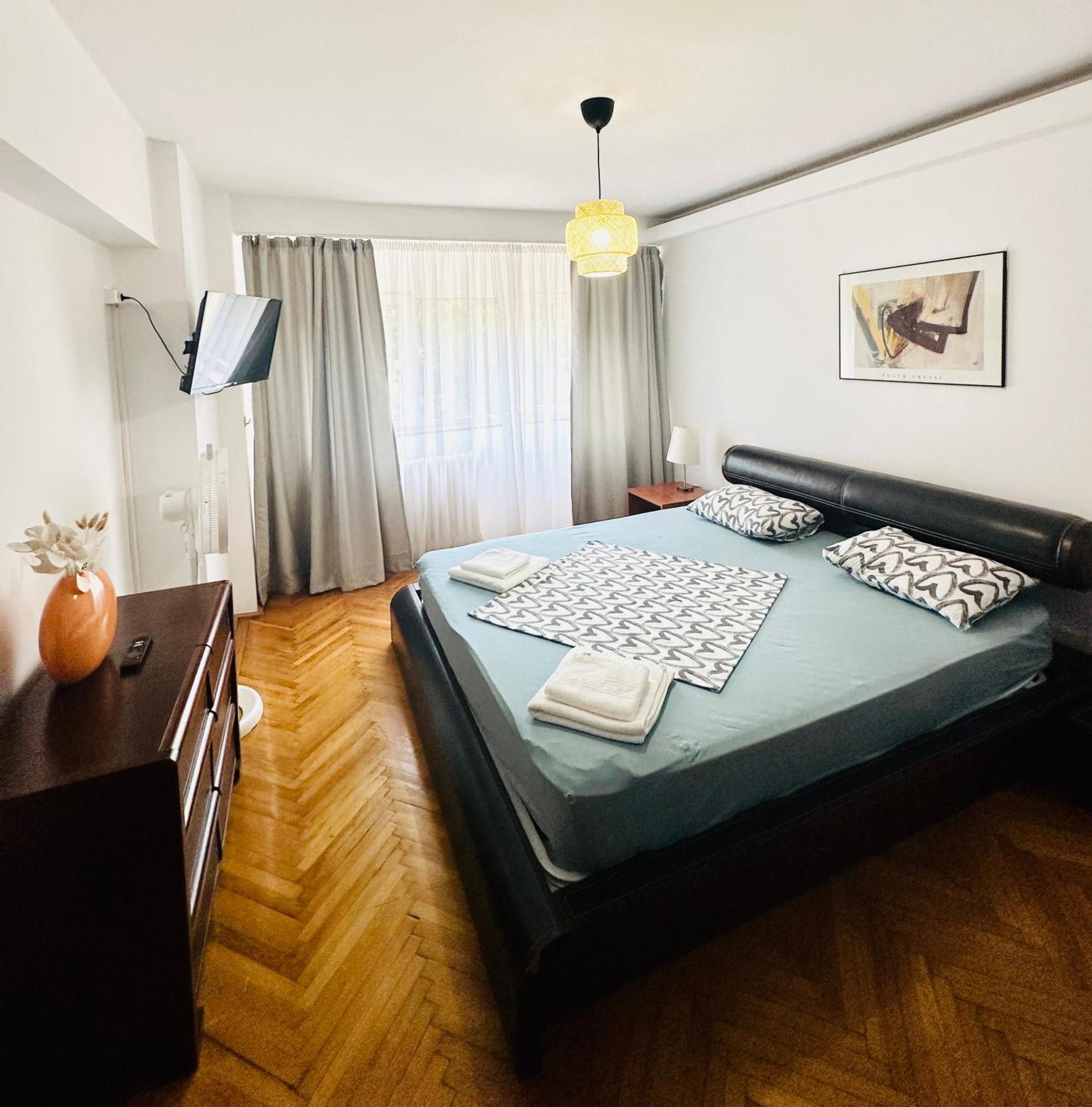 Tranquil Unirii Residence - Elegant & Spacious Living With Parking Steps From Parliament Bukarest Eksteriør billede