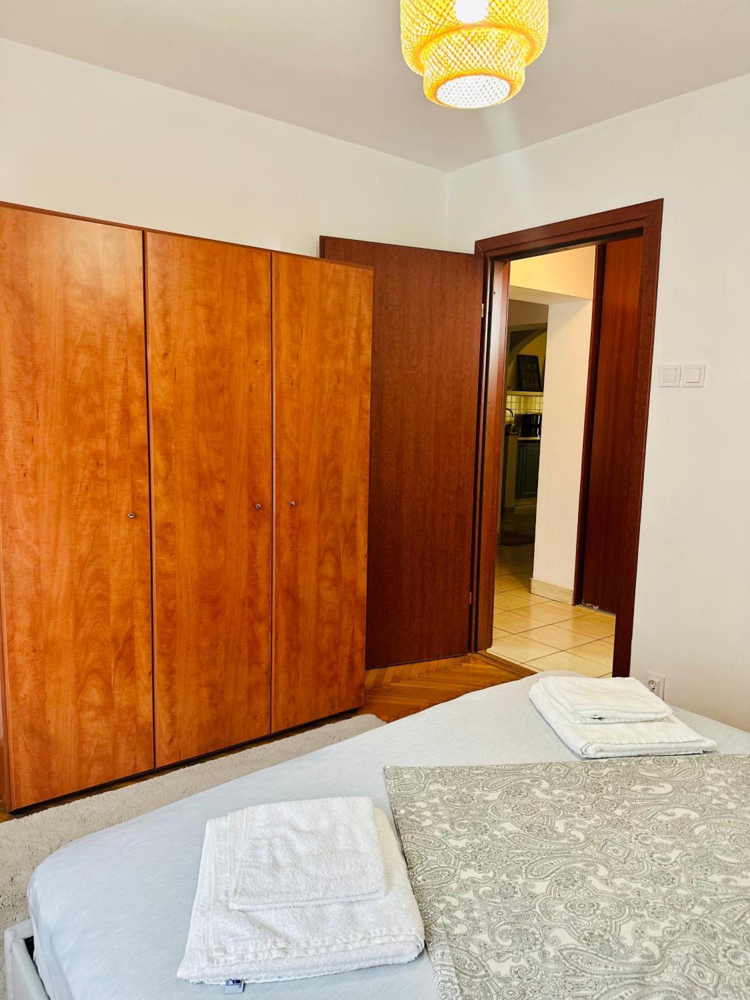 Tranquil Unirii Residence - Elegant & Spacious Living With Parking Steps From Parliament Bukarest Eksteriør billede