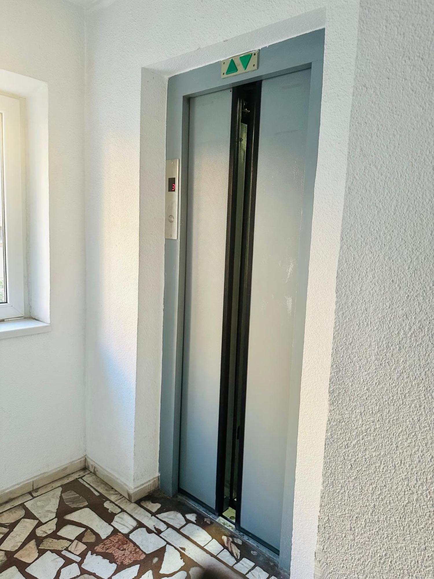 Tranquil Unirii Residence - Elegant & Spacious Living With Parking Steps From Parliament Bukarest Eksteriør billede
