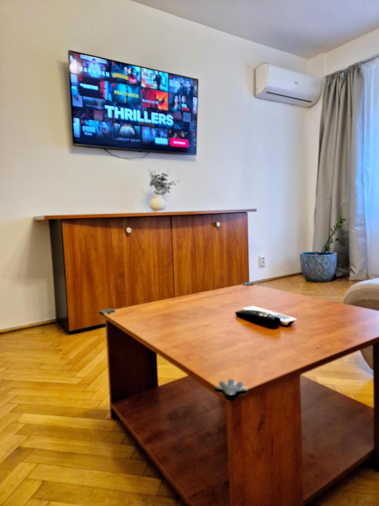 Tranquil Unirii Residence - Elegant & Spacious Living With Parking Steps From Parliament Bukarest Eksteriør billede